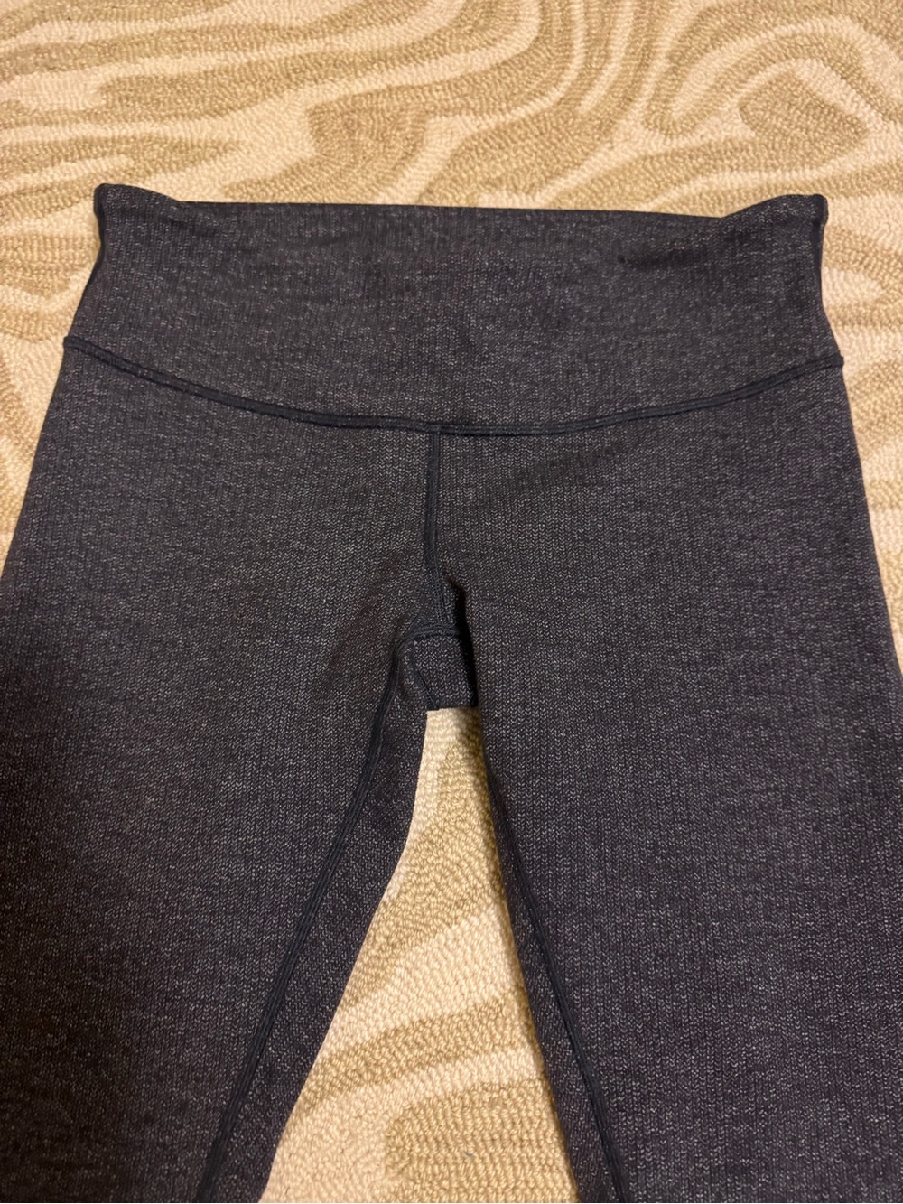 lululemon athletica Charcoal Leggings. Size 10 textured.‎ 5553